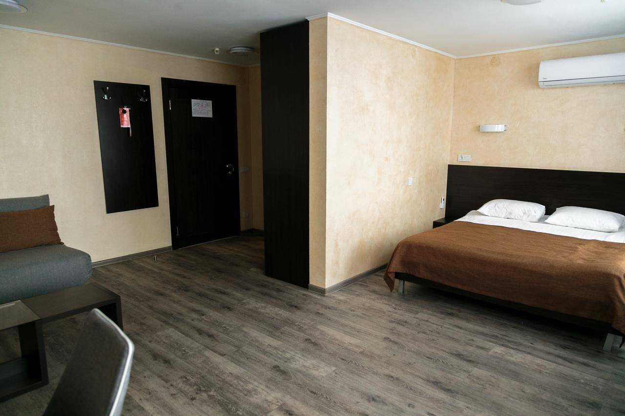 Tourist Hotel Kharkiv Bagian luar foto