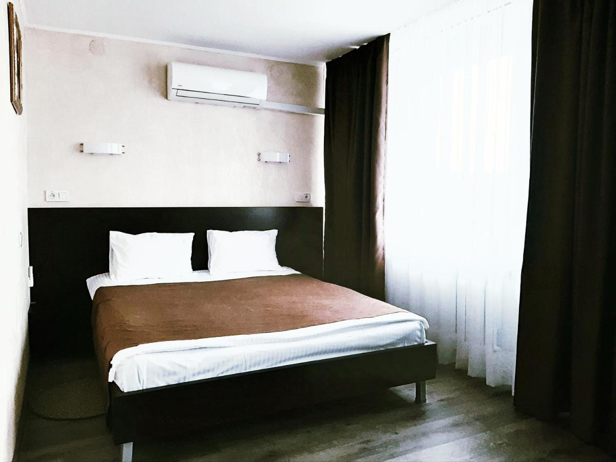 Tourist Hotel Kharkiv Bagian luar foto