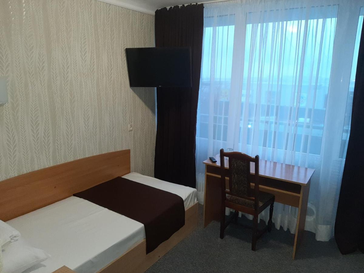 Tourist Hotel Kharkiv Bagian luar foto