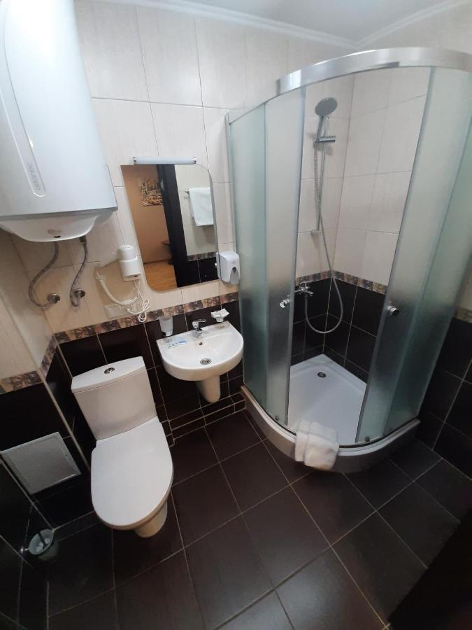Tourist Hotel Kharkiv Bagian luar foto