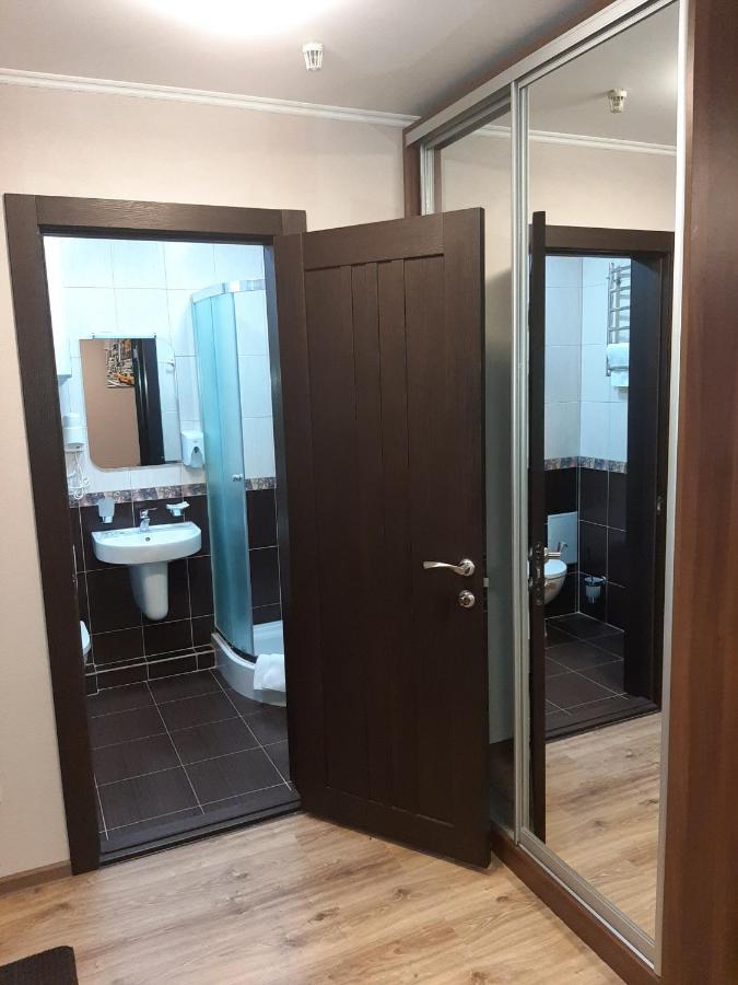 Tourist Hotel Kharkiv Bagian luar foto