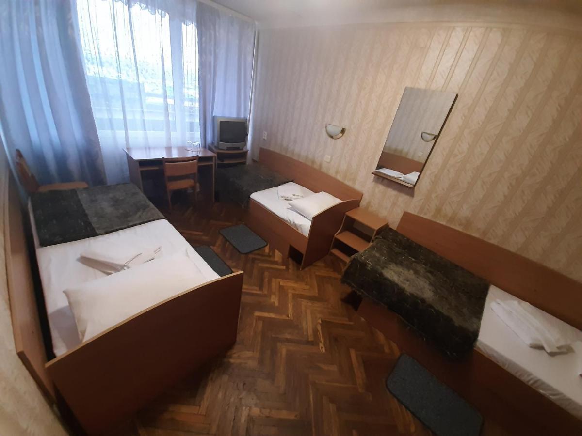 Tourist Hotel Kharkiv Bagian luar foto